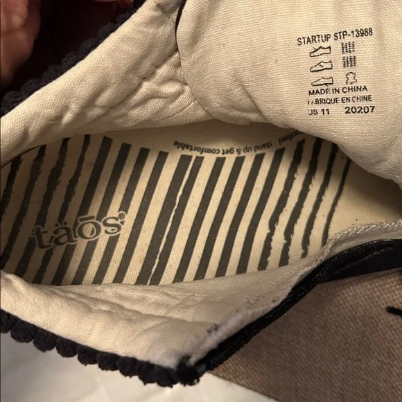 Taos Footwear Black Startup Ankle Boots size 11 - Picture 2 of 7